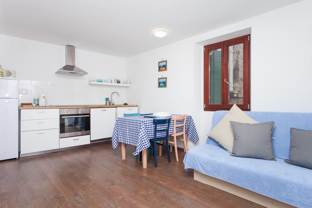 Apartment Zdenac Rovinj Kamer foto